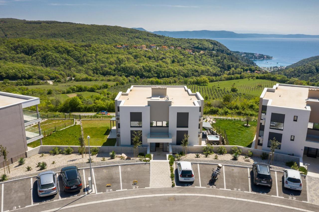 Royal Hilltop Residence Labin  Exterior foto